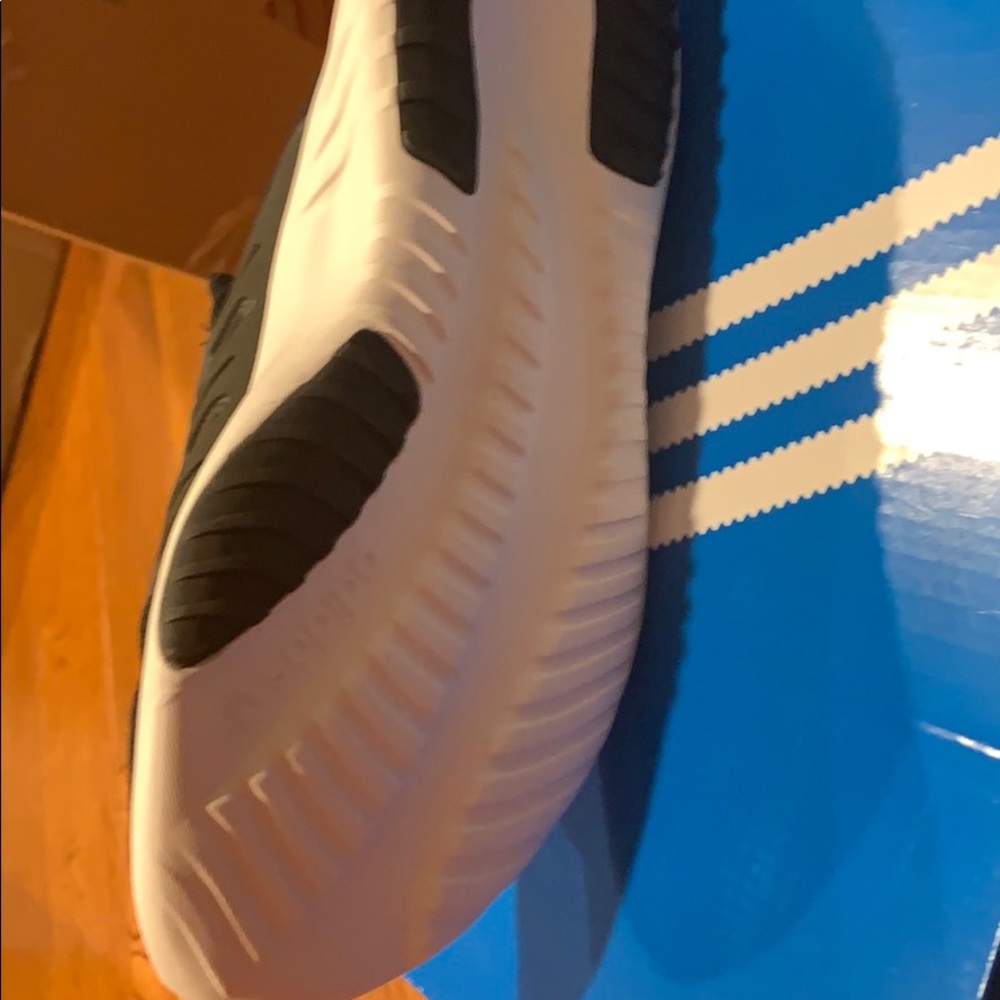 NEW Adidas Wmns Tubular Dusk Sneaker - Picture 4 of 6